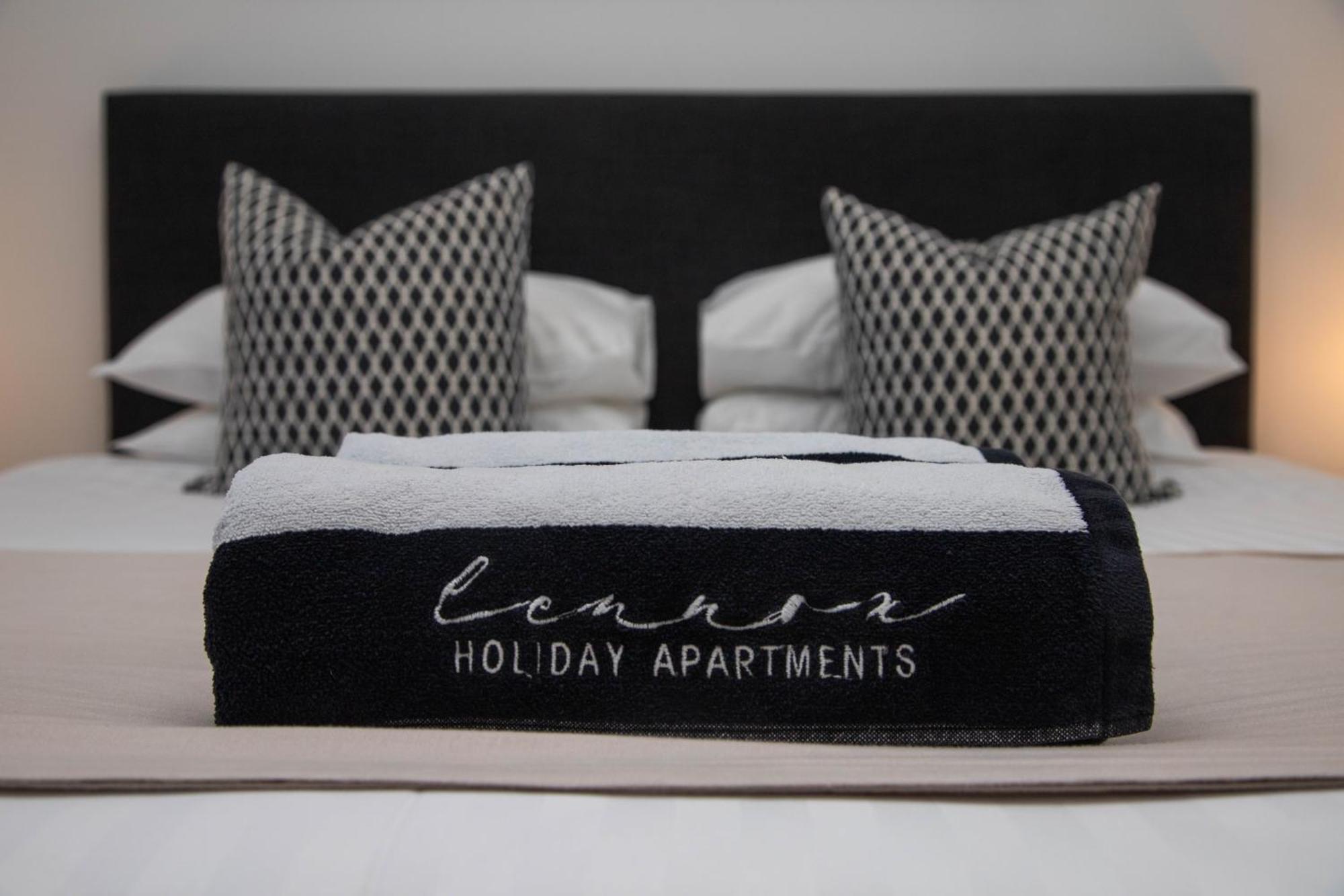 Lennox Holiday Apartments 레녹스해드 외부 사진